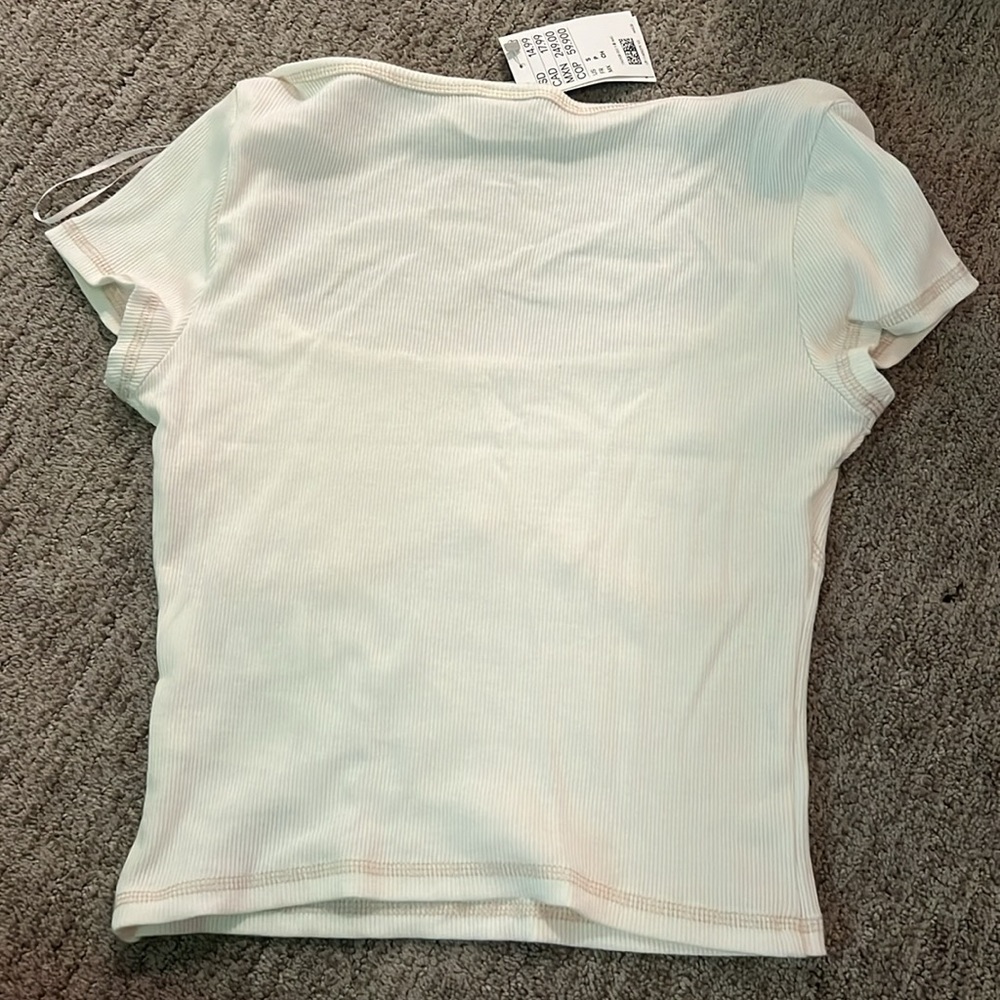 H&M Short Sleeve Cream Top - Picture 2 of 4